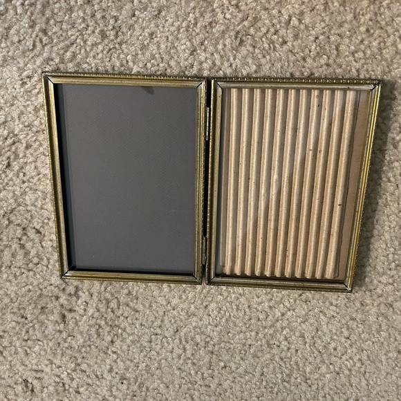 Vintage Double Photo Frame - Picture 2 of 8